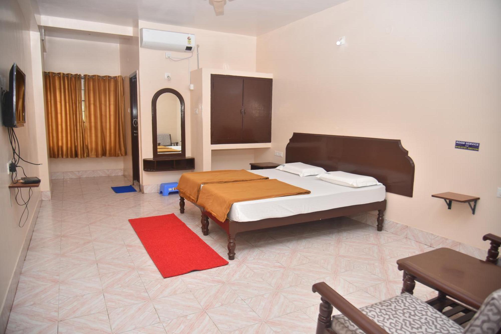 שימוגה Arihanth Deluxe Lodge מראה חיצוני תמונה
